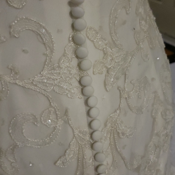 Tule Mermaid Oleg Cassini Wedding Dress in Ivory - Picture 7 of 16